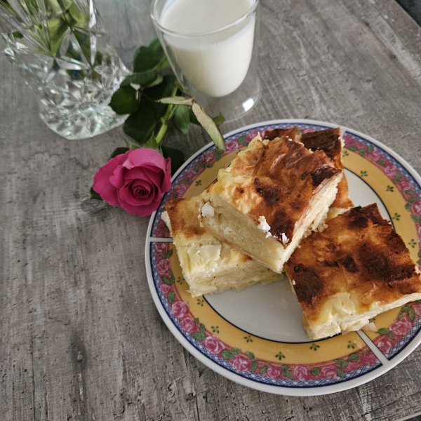 Gibanica (pitakaas met filodeeg en witte of feta kaas)